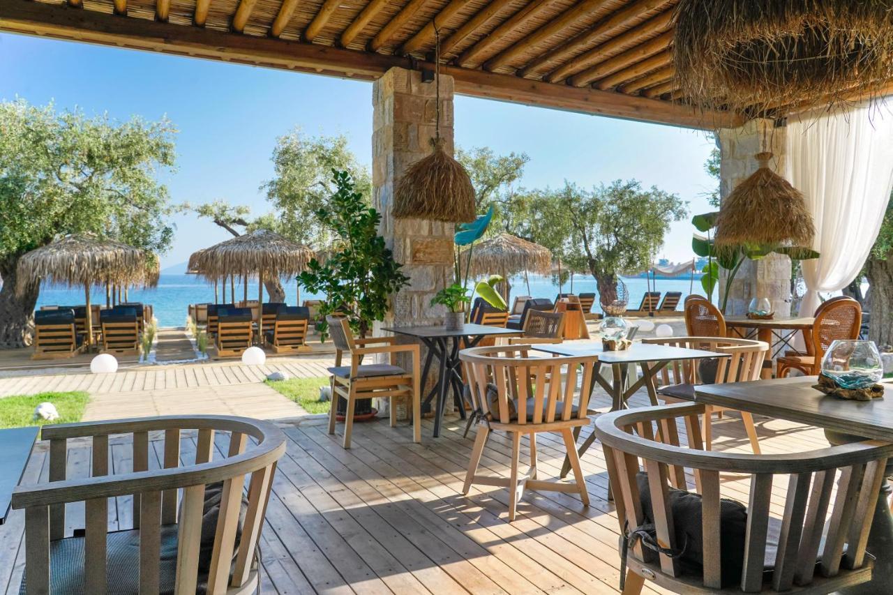 By The Sea Luxury Suites Лименас Екстериор снимка