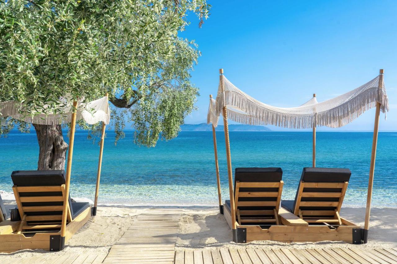 By The Sea Luxury Suites Лименас Екстериор снимка