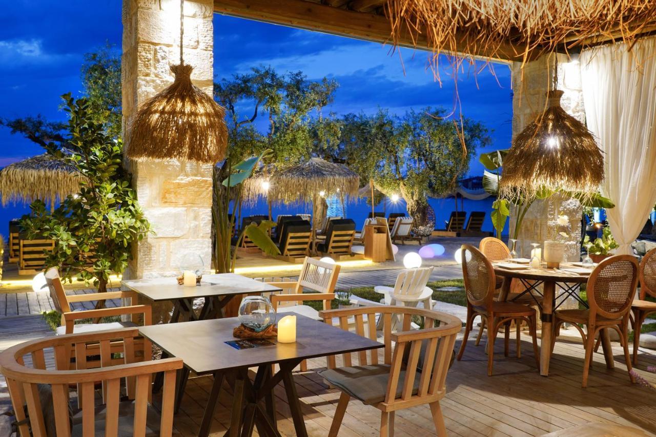 By The Sea Luxury Suites Лименас Екстериор снимка