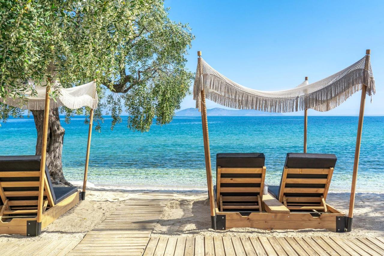 By The Sea Luxury Suites Лименас Екстериор снимка
