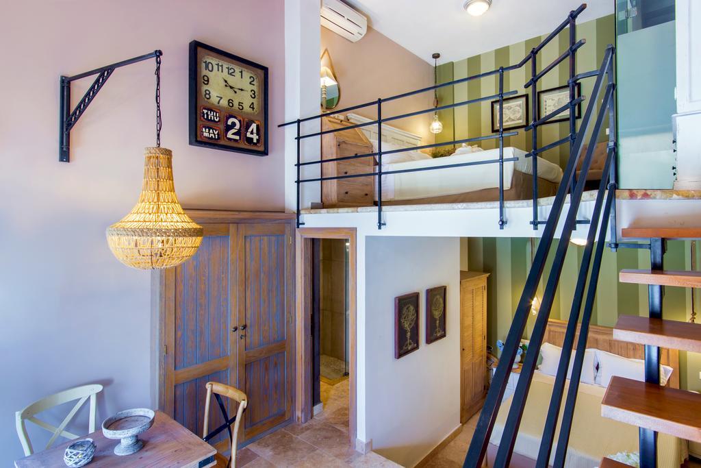 By The Sea Luxury Suites Лименас Екстериор снимка