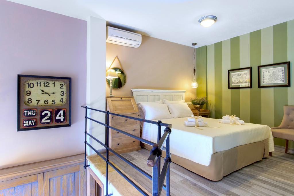 By The Sea Luxury Suites Лименас Екстериор снимка