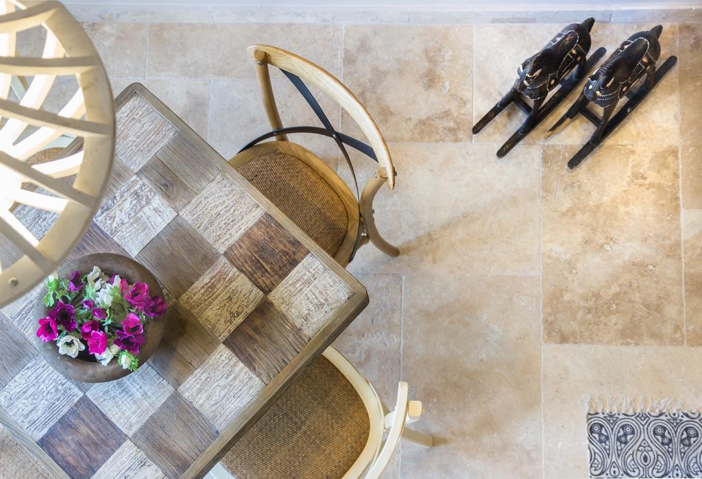 By The Sea Luxury Suites Лименас Екстериор снимка