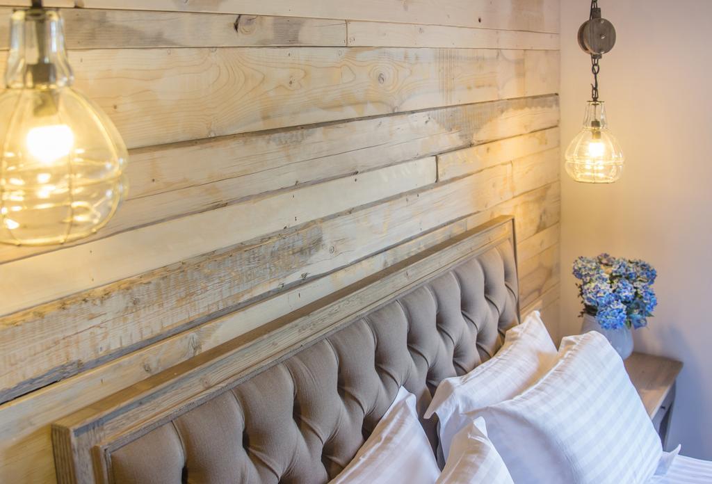 By The Sea Luxury Suites Лименас Екстериор снимка