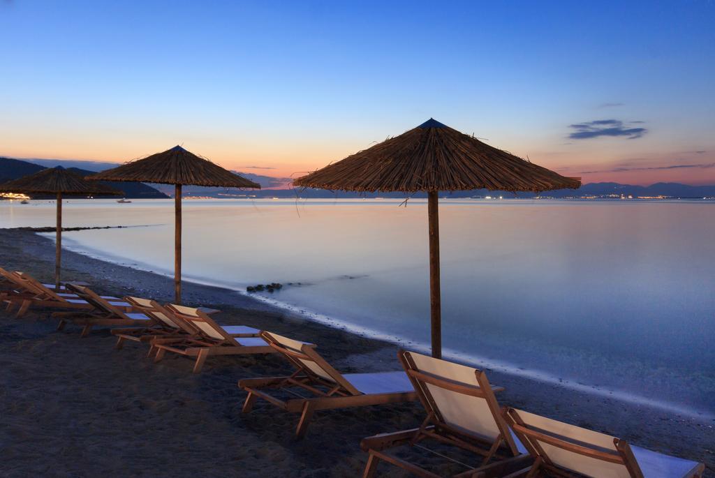 By The Sea Luxury Suites Лименас Екстериор снимка