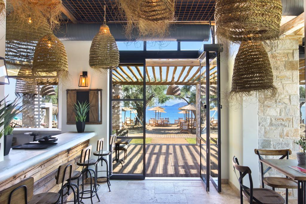 By The Sea Luxury Suites Лименас Екстериор снимка