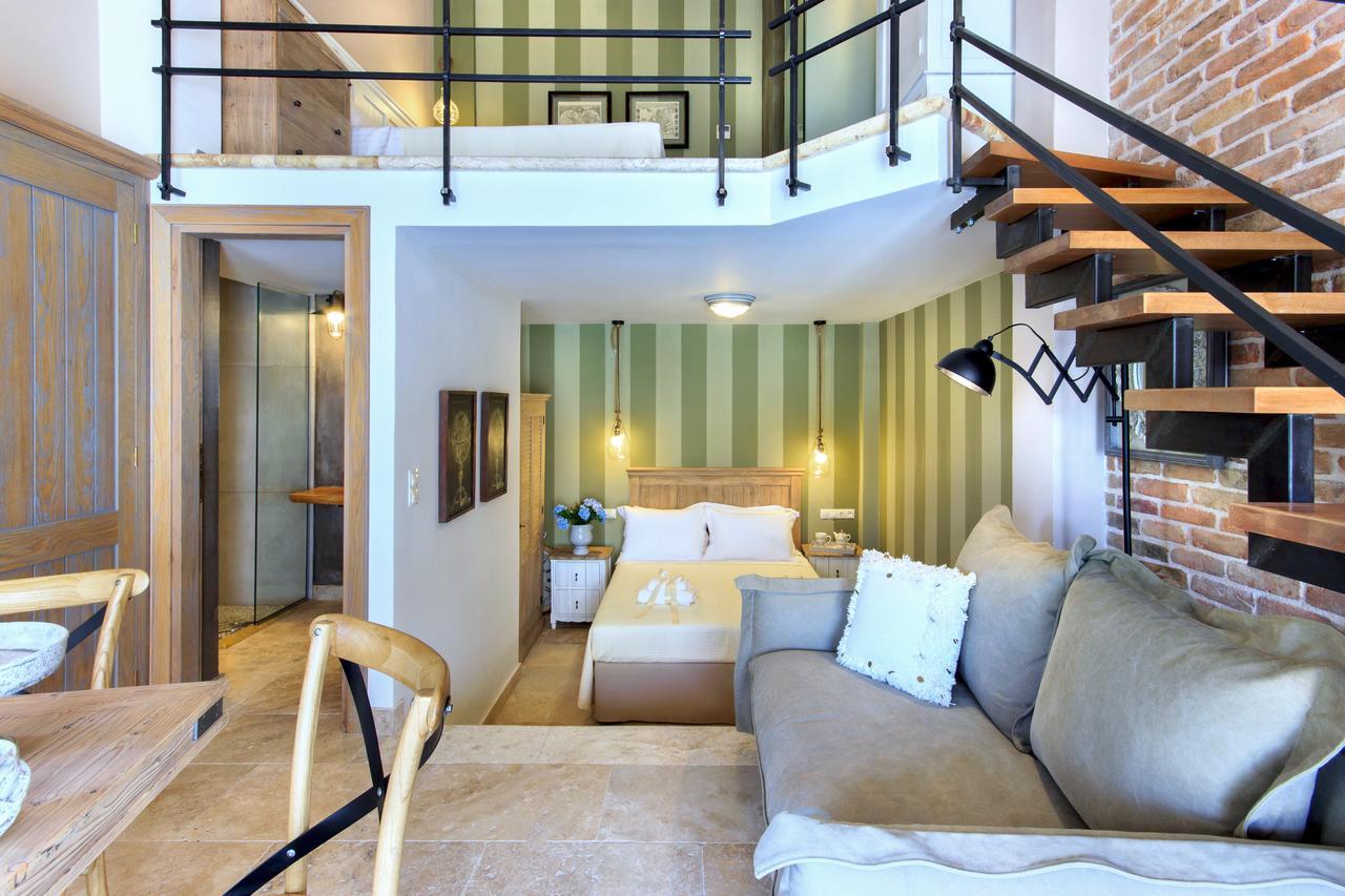 By The Sea Luxury Suites Лименас Екстериор снимка