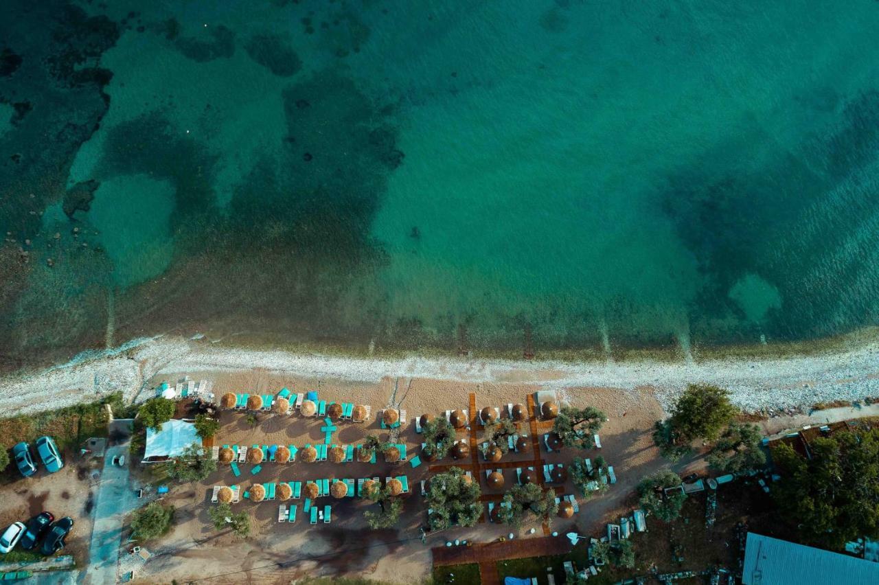 By The Sea Luxury Suites Лименас Екстериор снимка